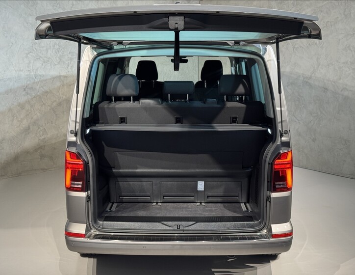 Volkswagen Multivan 14
