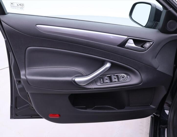 Ford Mondeo 10
