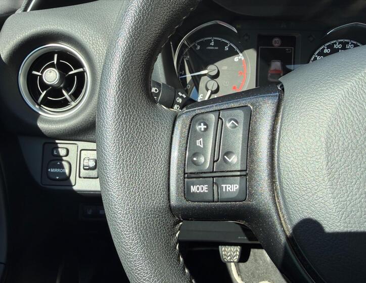Toyota Yaris 12