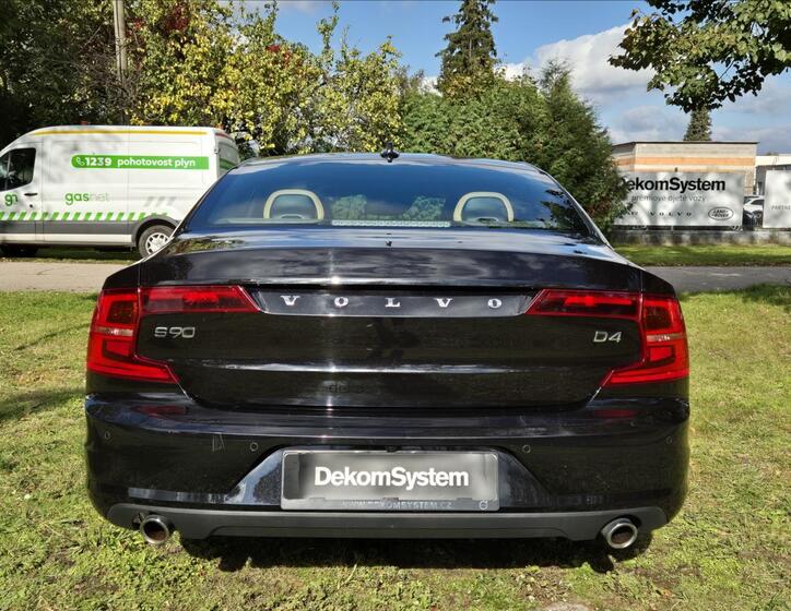 Volvo S90 6