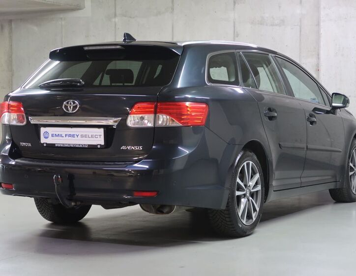 Toyota Avensis 5