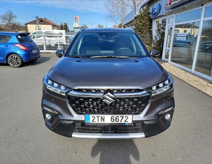 Suzuki S-Cross 10
