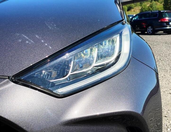 Toyota Yaris 8