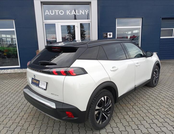 Peugeot 2008 4