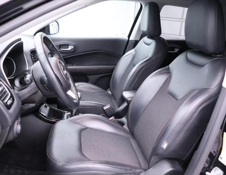Jeep Compass 12