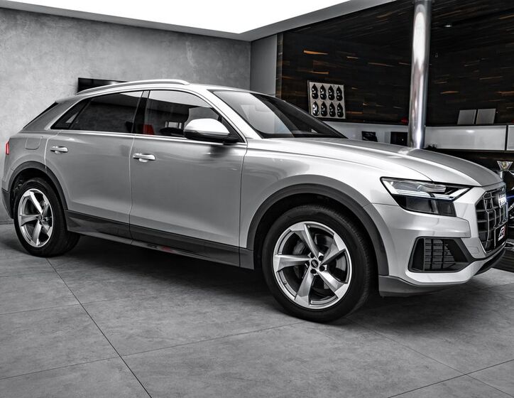 Audi Q8 3