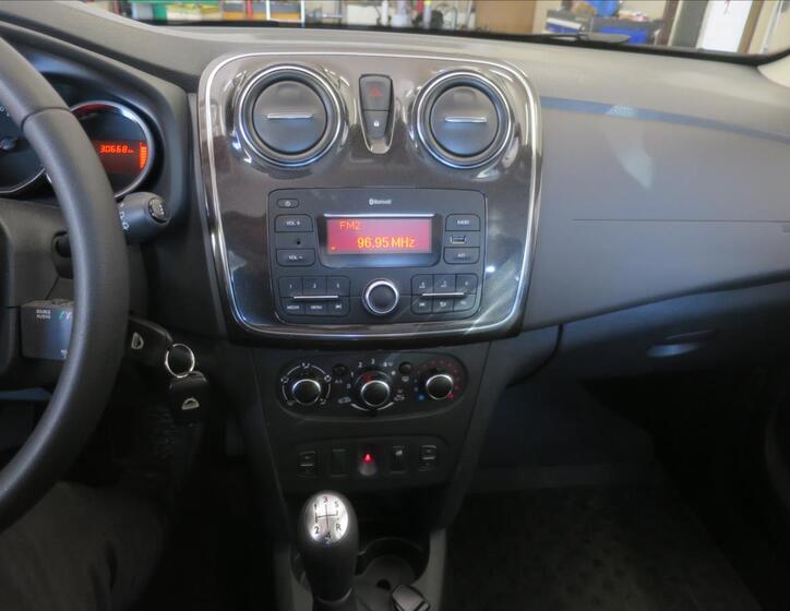 Dacia Sandero 10
