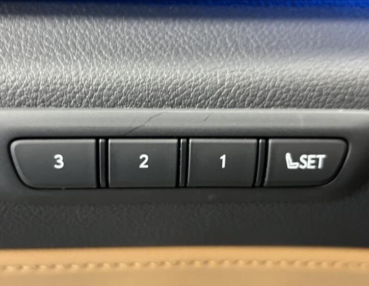 Lexus NX 450h plus 16