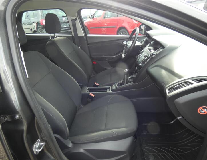 Ford Focus 10