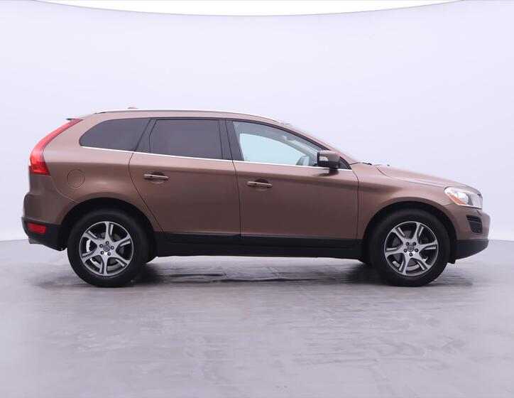 Volvo XC60 8