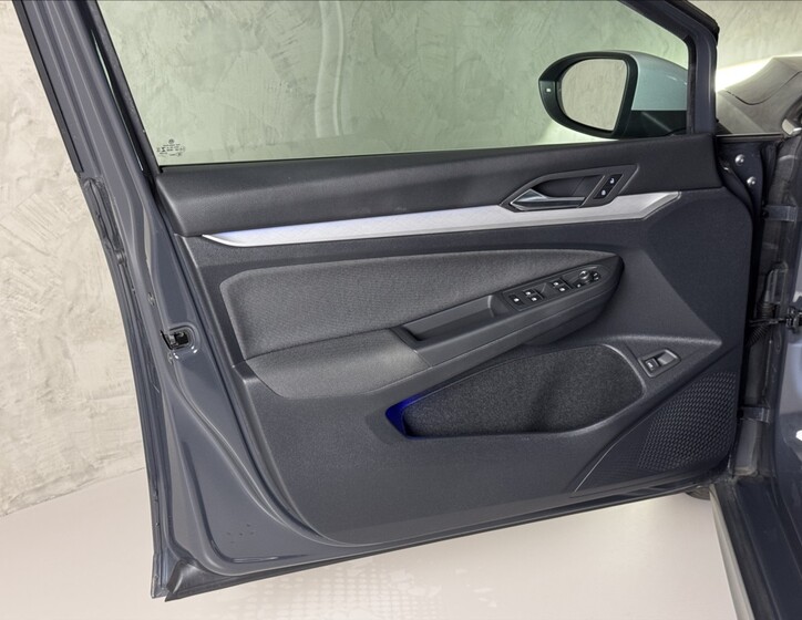 Volkswagen Golf 23