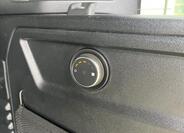 Land Rover Defender 8