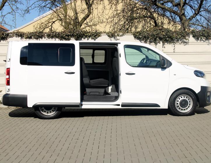 Toyota ProAce 8