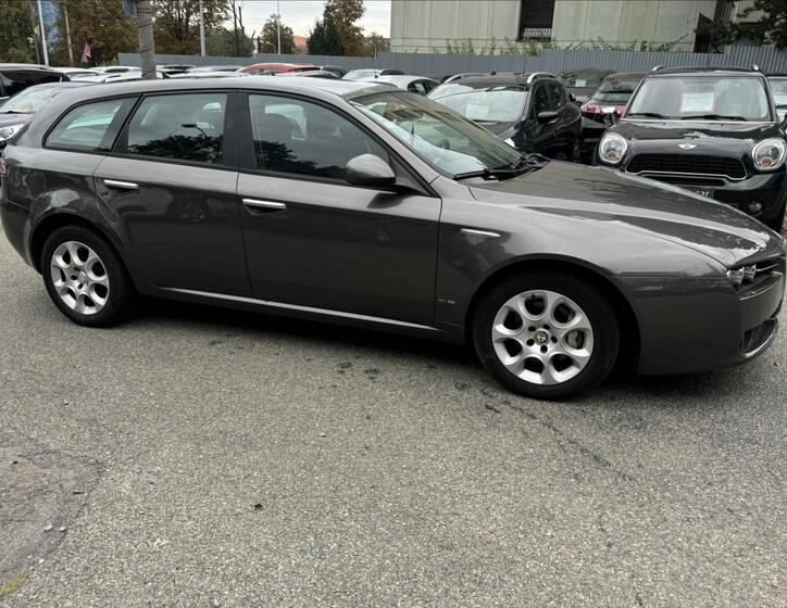 Alfa Romeo 159 13