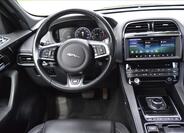Jaguar F-Pace 10