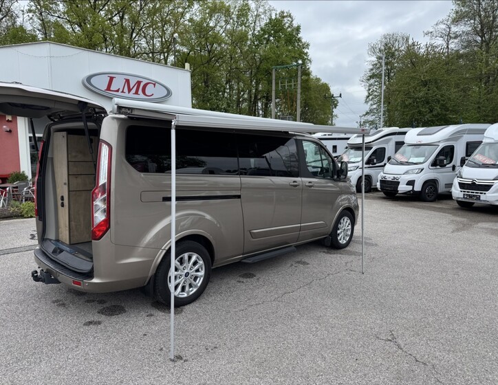Ford Tourneo Custom 10
