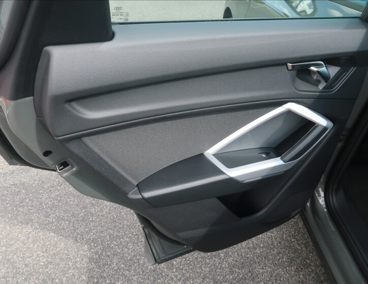 Audi Q3 20