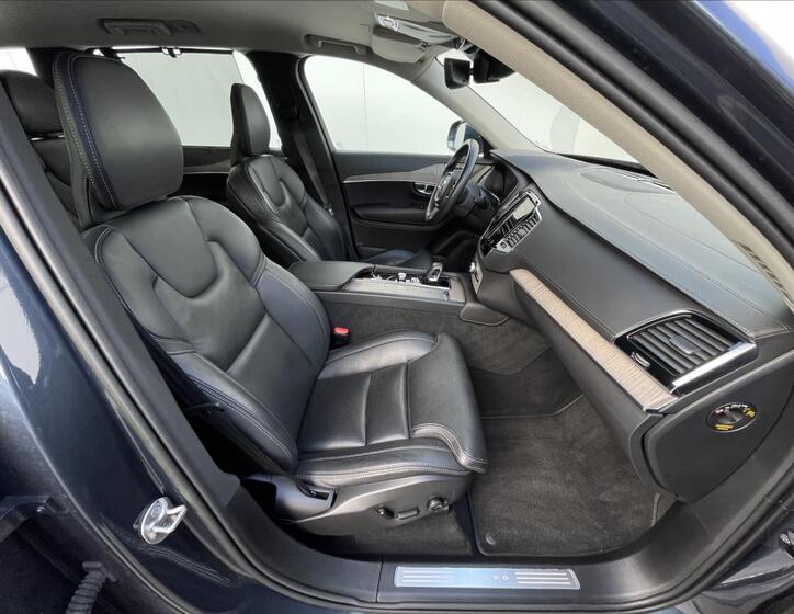 Volvo XC90 17