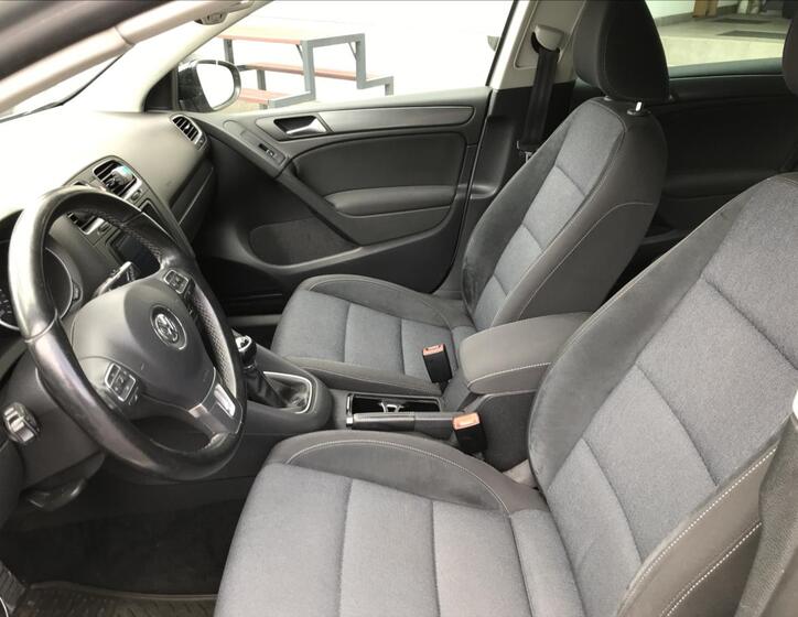 Volkswagen Golf 9