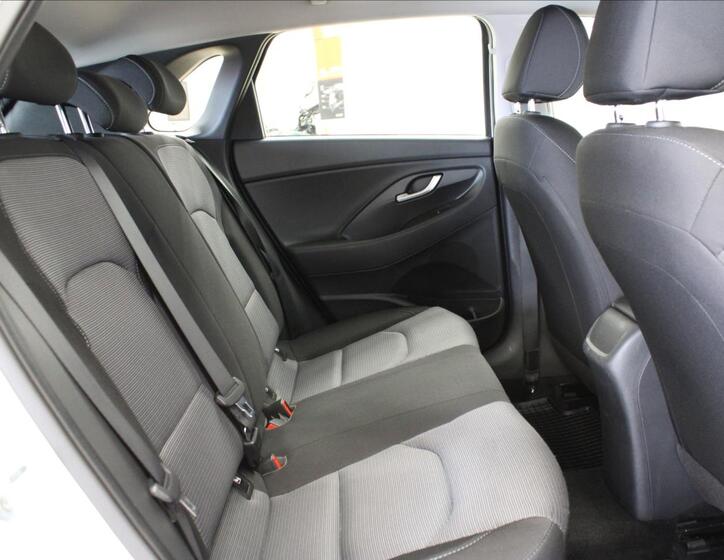 Hyundai i30 13