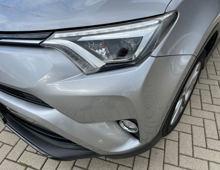 Toyota RAV4 10