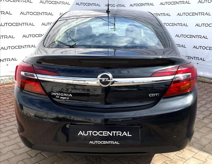 Opel Insignia 5
