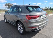 Audi Q3 8