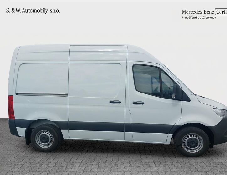 Mercedes-Benz Sprinter 4