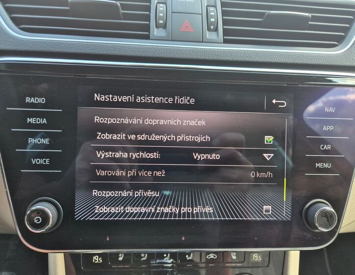 Škoda Superb 30