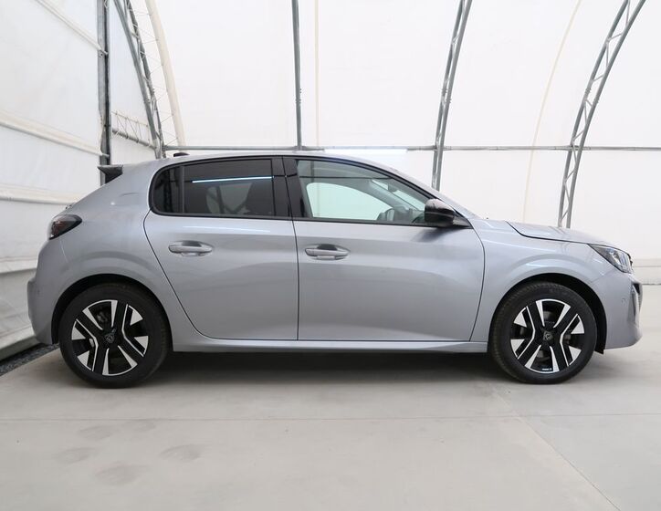 Peugeot 208 5