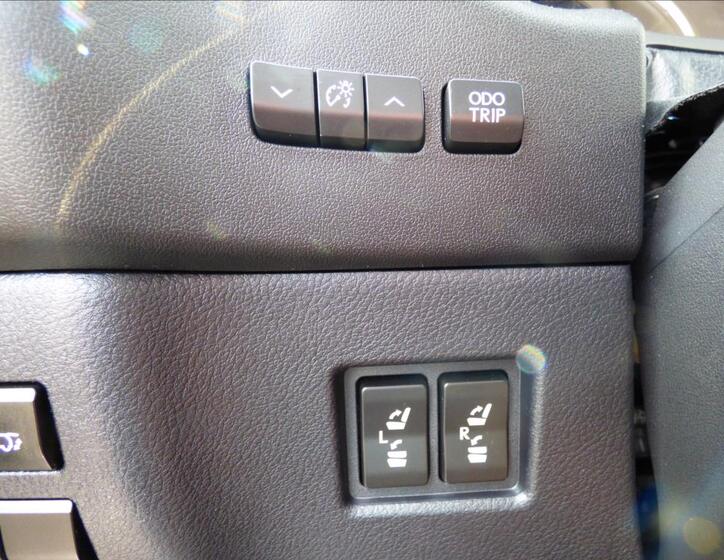Lexus NX 300h 16