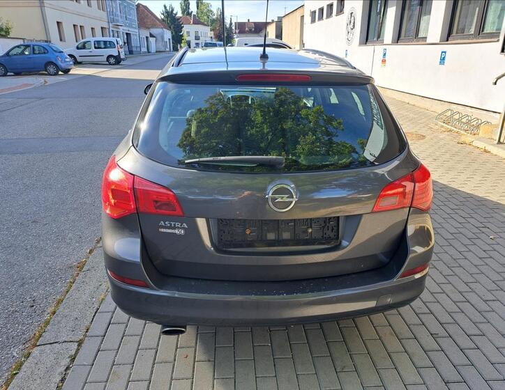 Opel Astra 11