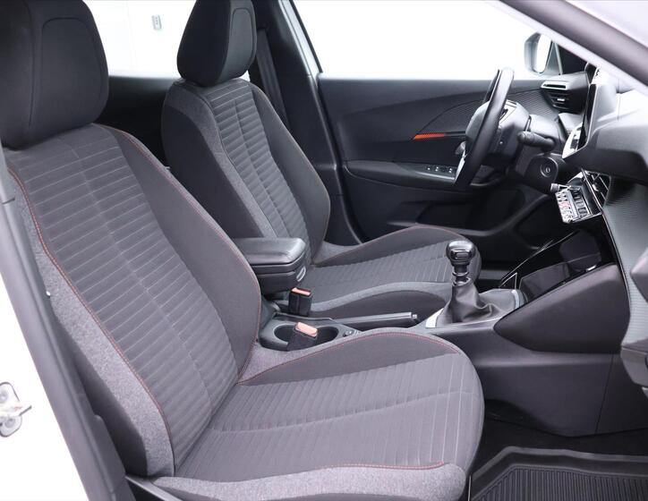 Peugeot 2008 14