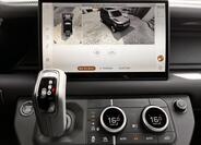 Land Rover Defender 17