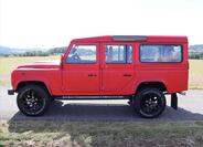 Land Rover Defender 4