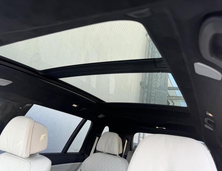 BMW X7 13