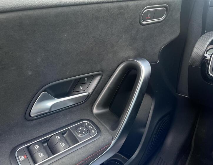 Mercedes-Benz Třídy A 12