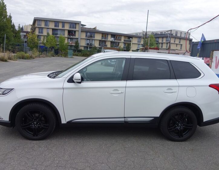 Mitsubishi Outlander 3