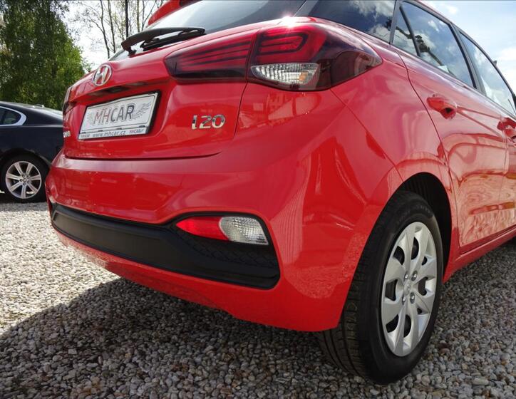 Hyundai i20 15