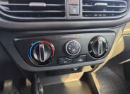 Hyundai i10 16
