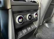 Land Rover Defender 33