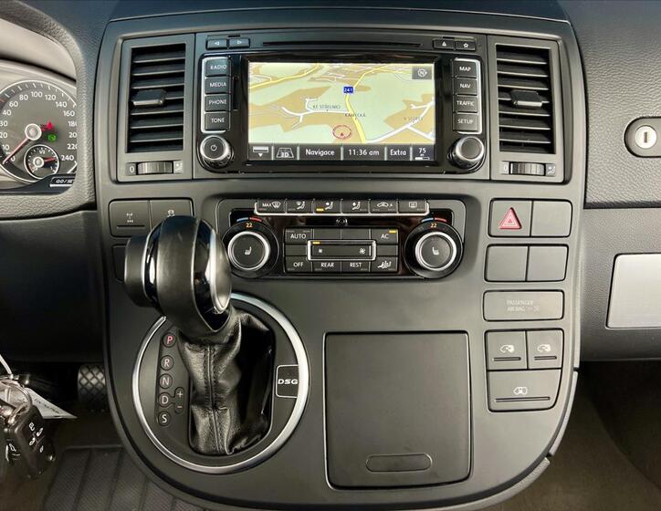 Volkswagen Multivan 17
