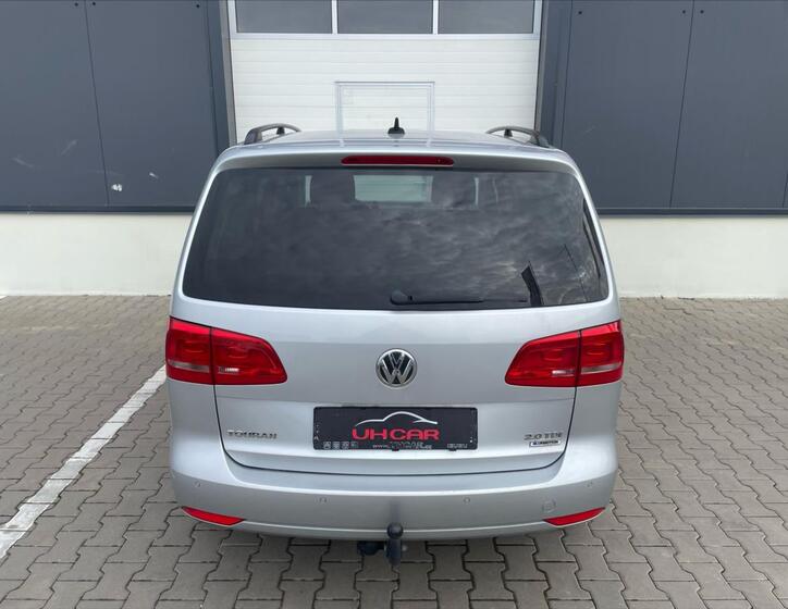 Volkswagen Touran 8