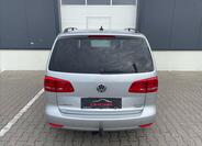 Volkswagen Touran 8