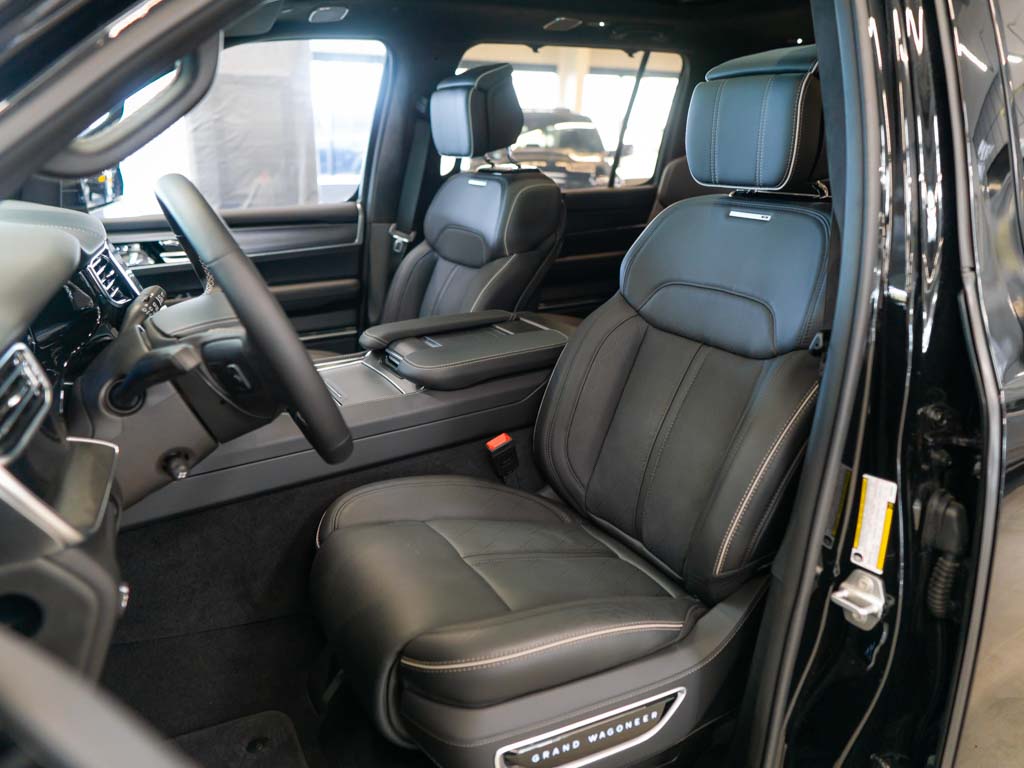 Jeep Grand Wagoneer