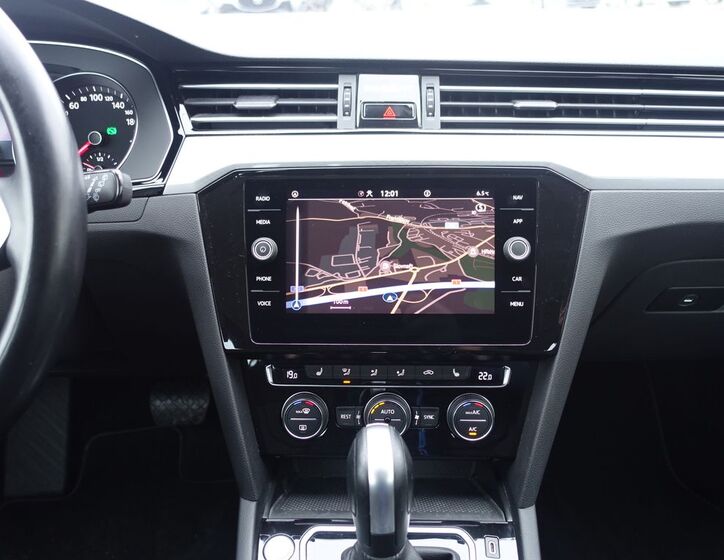 Volkswagen Passat 11