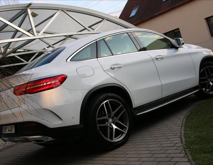 Mercedes-Benz GLE 10