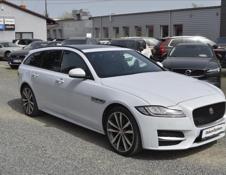 Jaguar XF 3