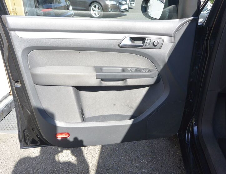 Volkswagen Touran 9