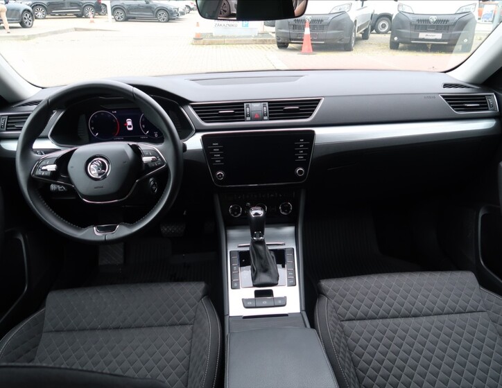 Škoda Superb 12